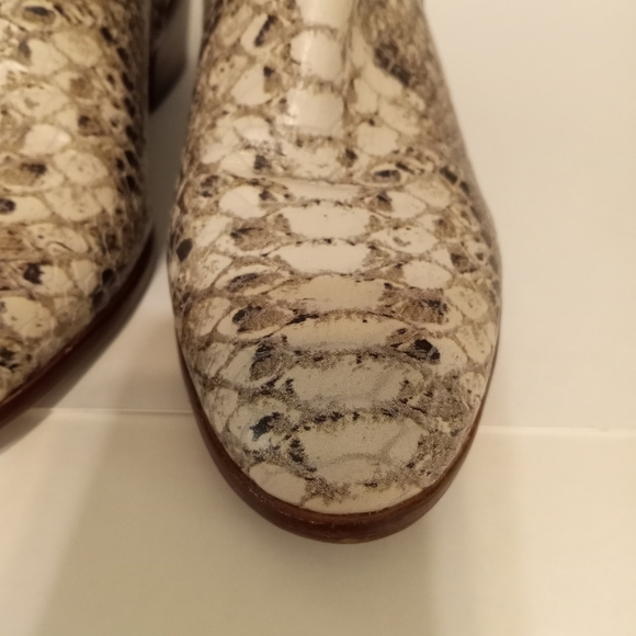 SAM EDELMAN Petty Snake Skin Ankle Booties in 7.5 Excellent Condition - Picture 4 of 10